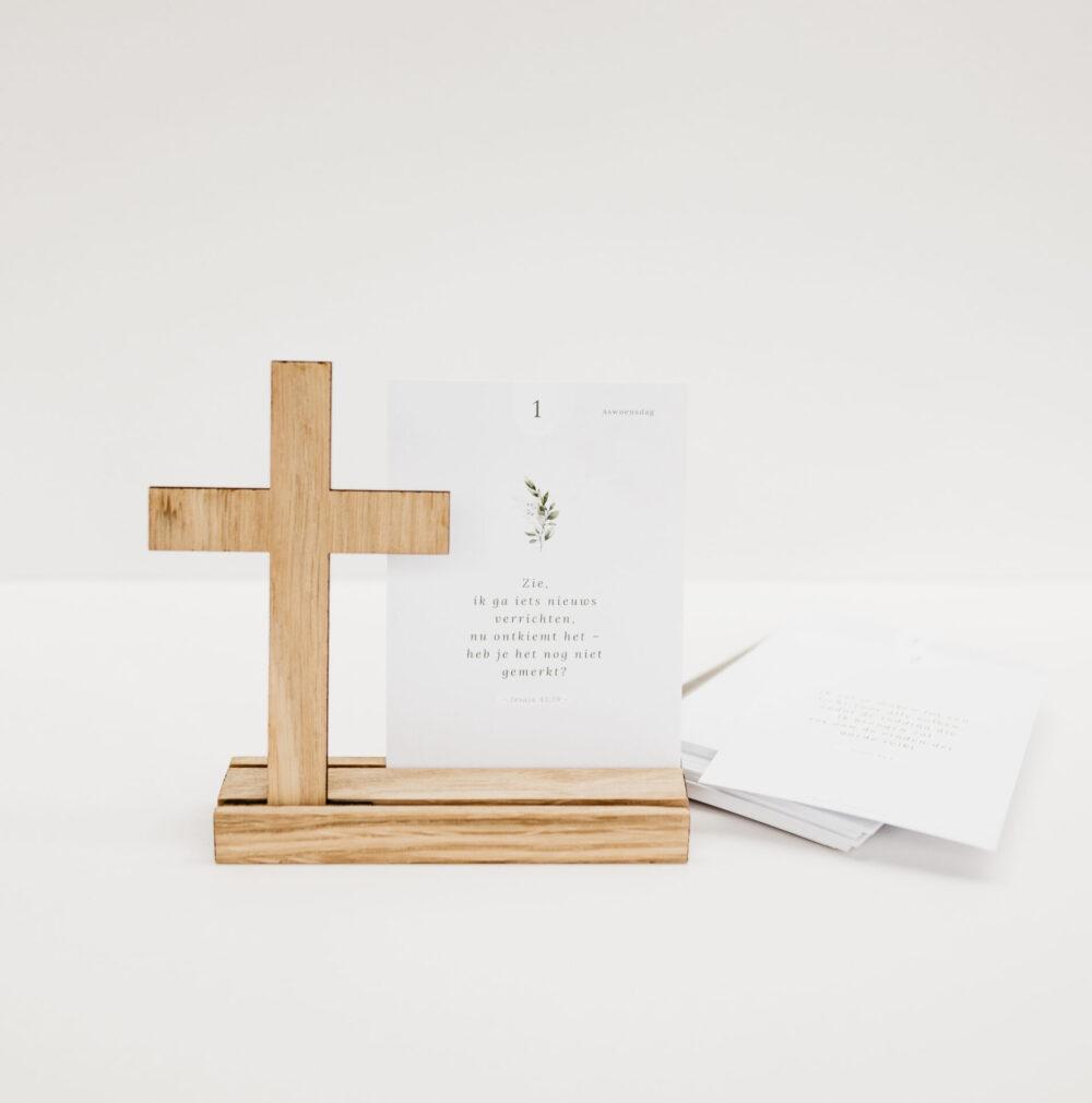 Standaard met kruis eikenhout Christelijk Kleinlichtje.nl Hout Christelijke cadeaus Geloof Christelijk Hout